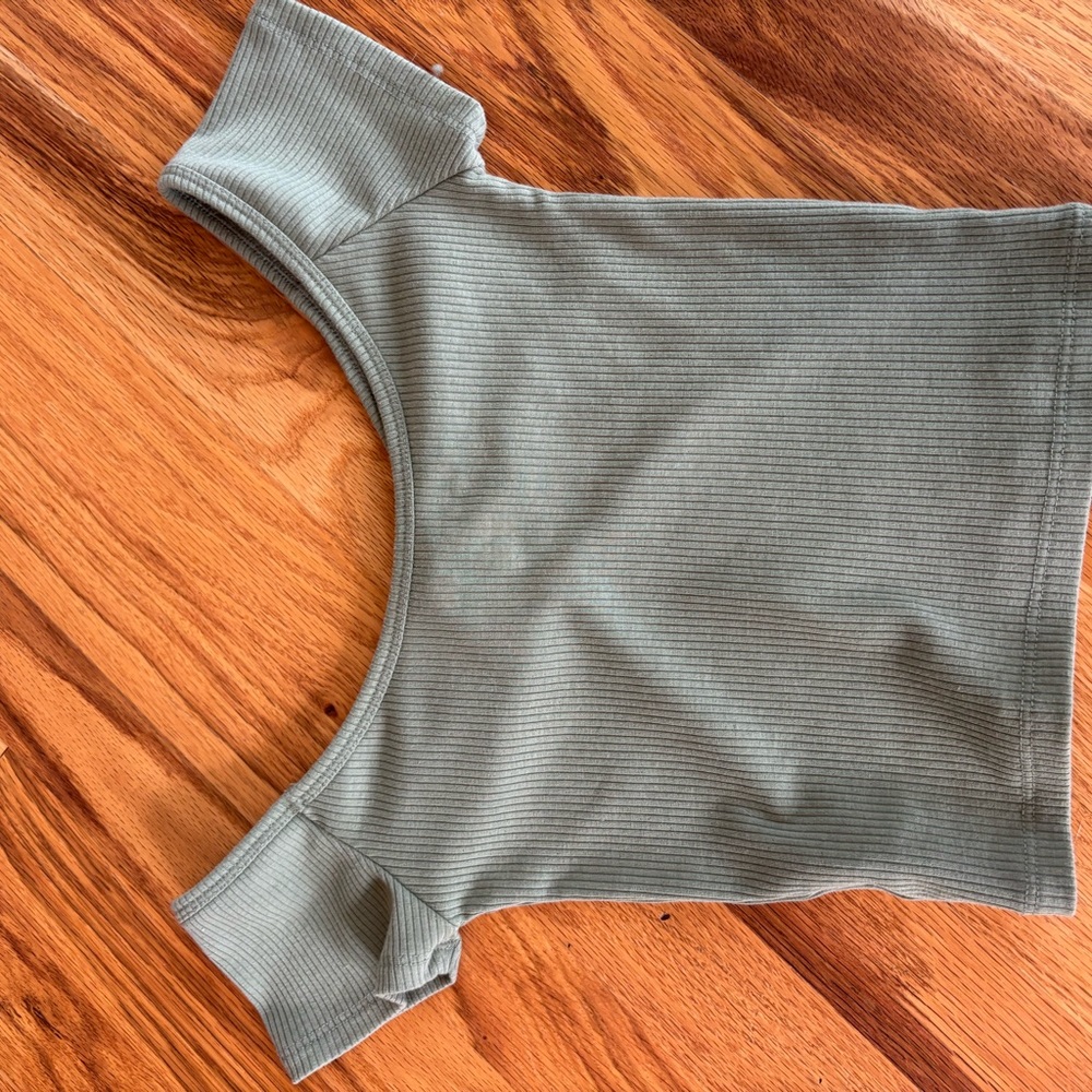 American Eagle Ribbed Off-Shoulder Top - Picture 3 of 3